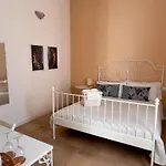 Regina Margherita Couette-café Marzamemi