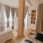 Regina Margherita Couette-café