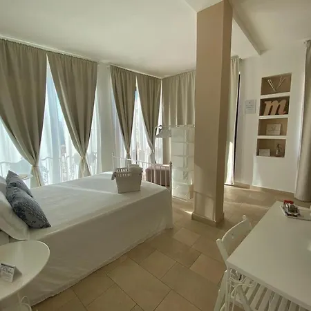 Nocleg ze śniadaniem Regina Margherita 3*